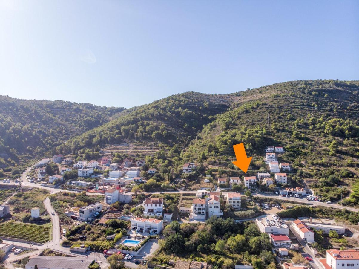 Apartments Jaksa Вис Екстериор снимка